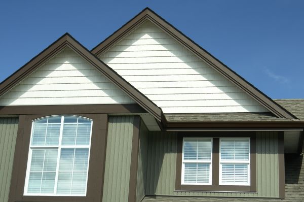Cost of Vertical Vinyl Siding Repair in Crystal Lake